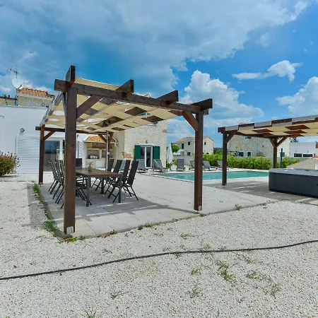 Violet By Interhome *