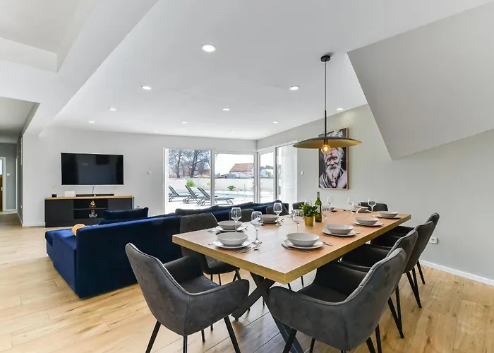 ヴィラ Violet By Interhome Zaton